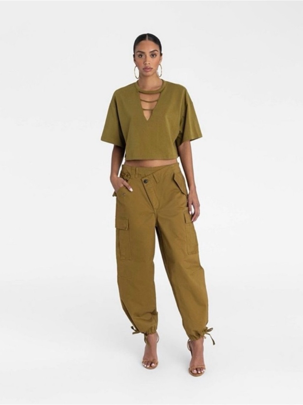 KBB by KAHLANA Women's Mid-Rise
Straight Leg "The Cargo Jogger' Tan Sz L